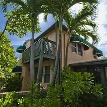 Suite Dreams Inn By The Beach-3