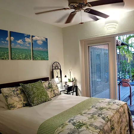 Suite Dreams Inn By The Beach-2